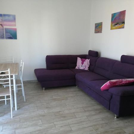 Apartmani Nevera Krk Town Exteriör bild