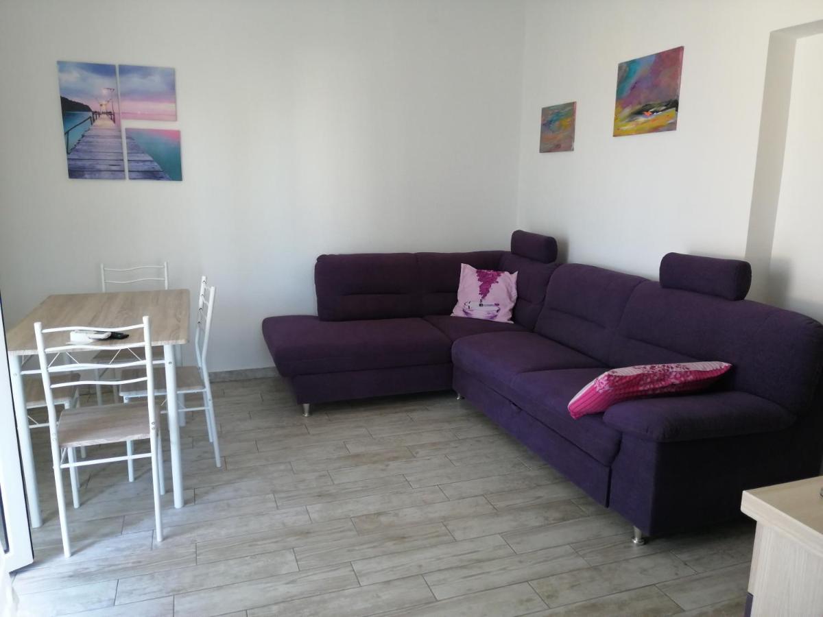 Apartmani Nevera Krk Town Exteriör bild